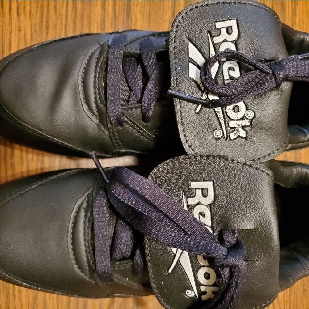 𝅺REEBOK BASEBALL cleats size 4.5Y NWOB